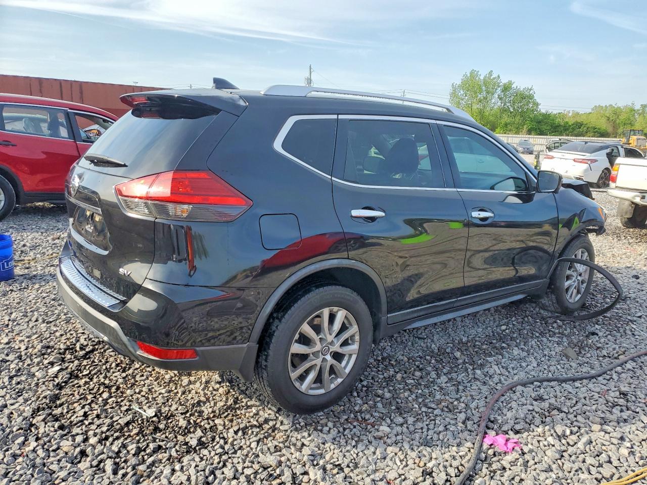 2017 NISSAN ROGUE SV photo 7