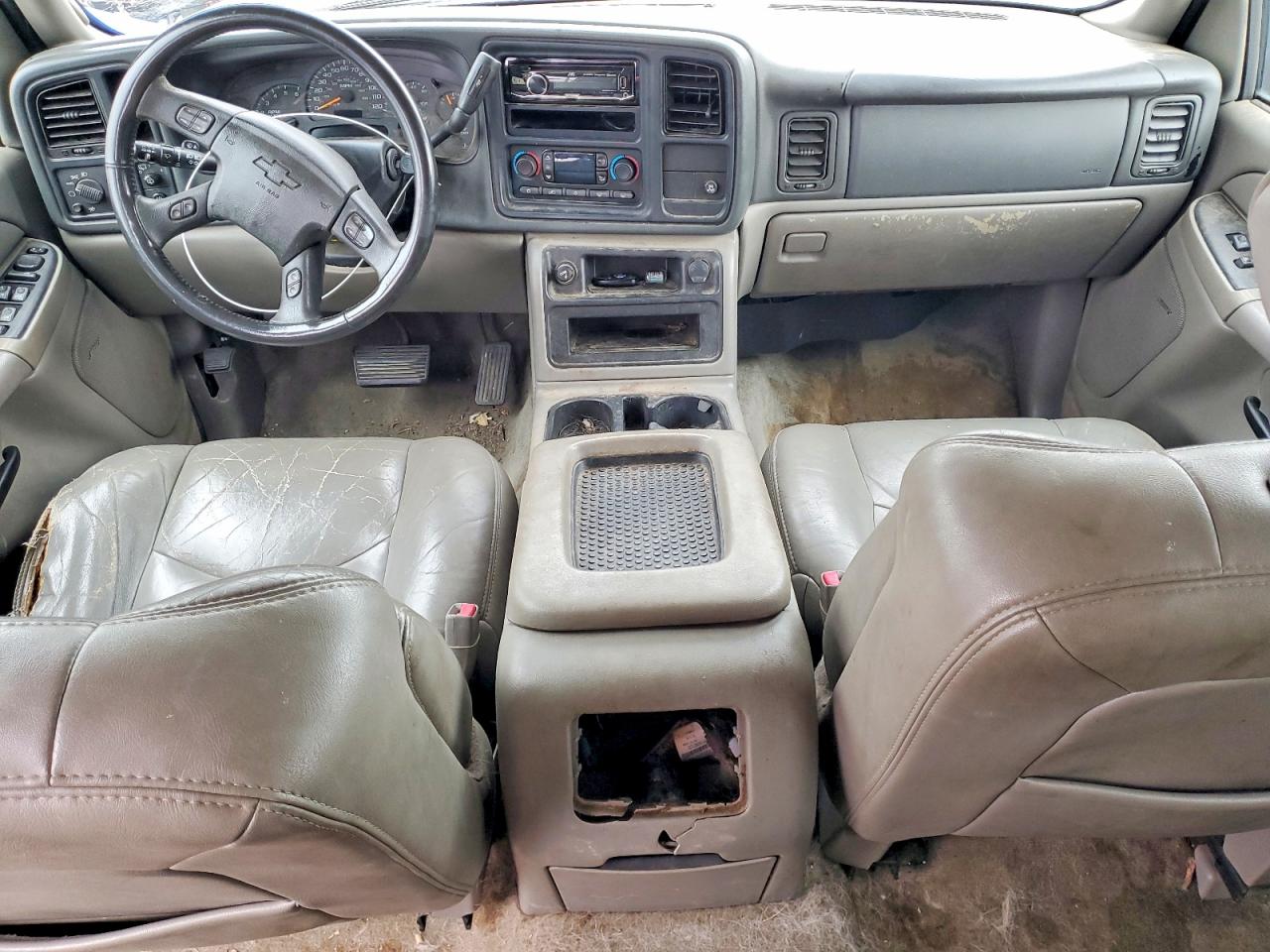 2004 CHEVROLET SUBURBAN C1500 photo 8