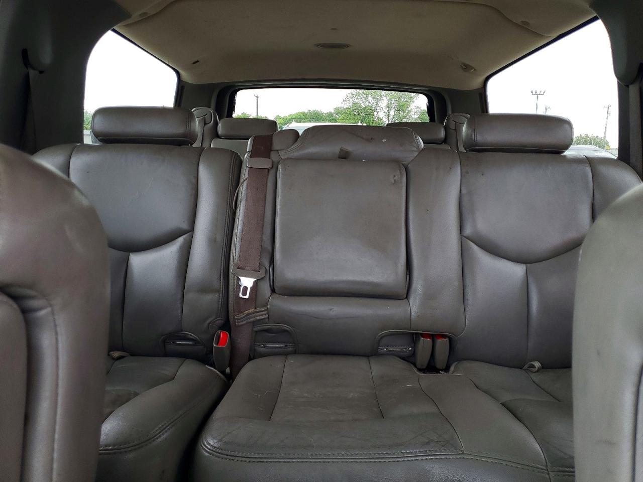 2004 CHEVROLET SUBURBAN C1500 photo 10