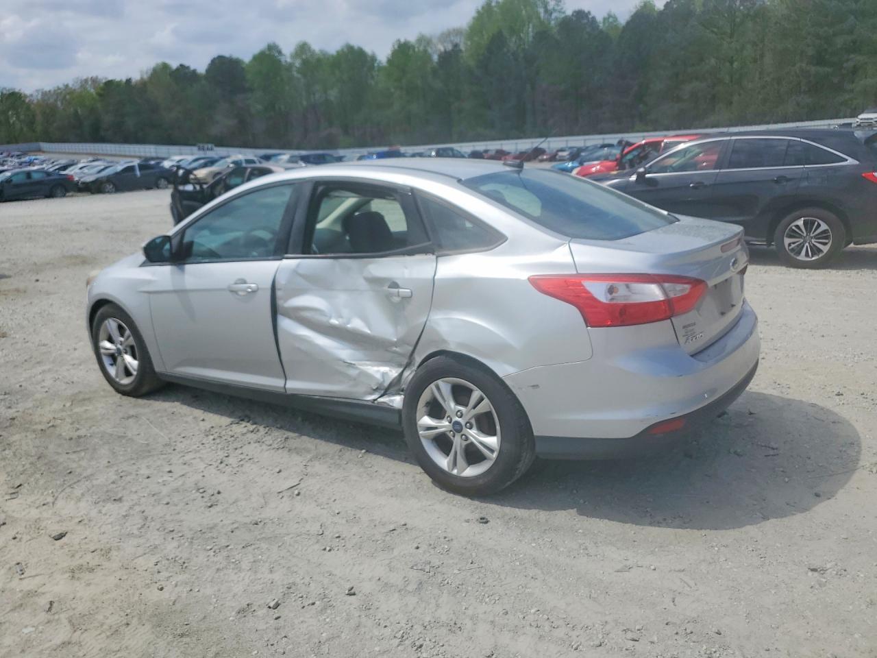 2014 FORD FOCUS SE photo 4