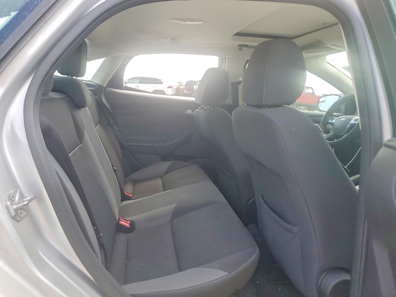 2014 FORD FOCUS SE photo 28