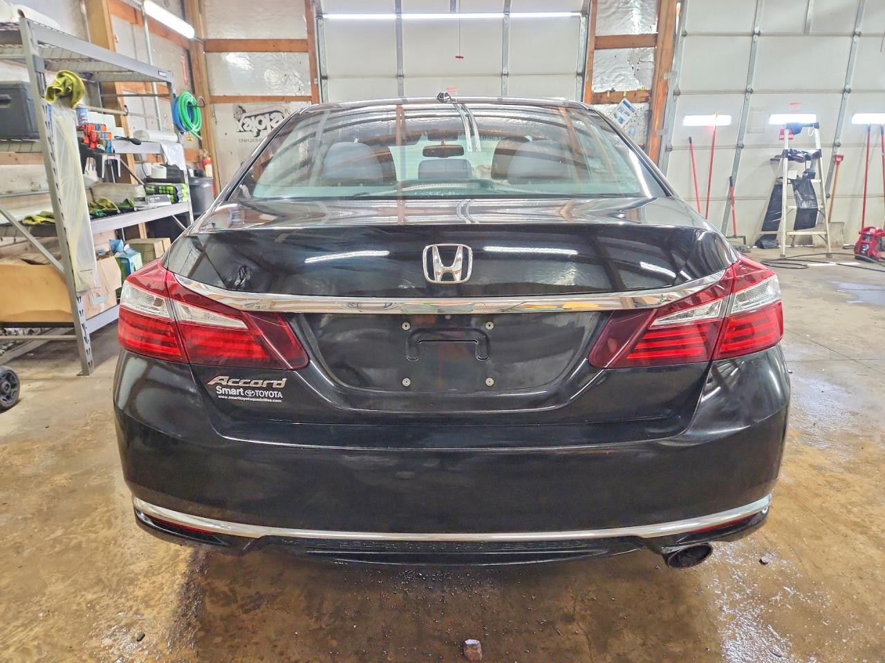 2017 HONDA ACCORD EX photo 16