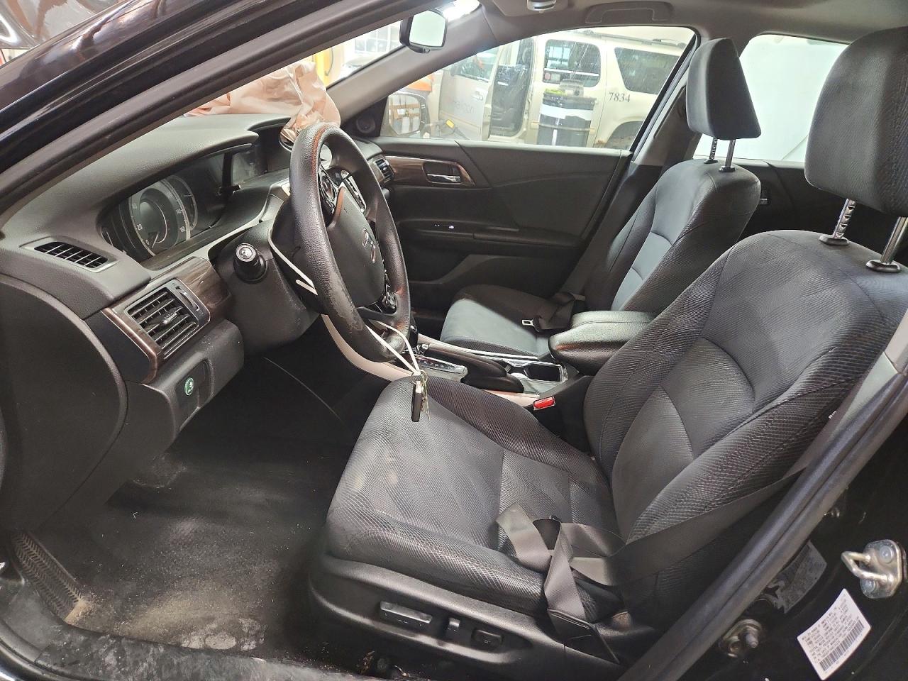 2017 HONDA ACCORD EX photo 19