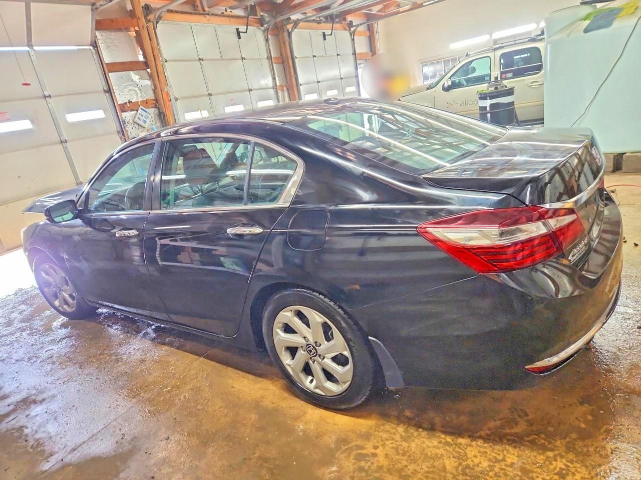 2017 HONDA ACCORD EX photo 4