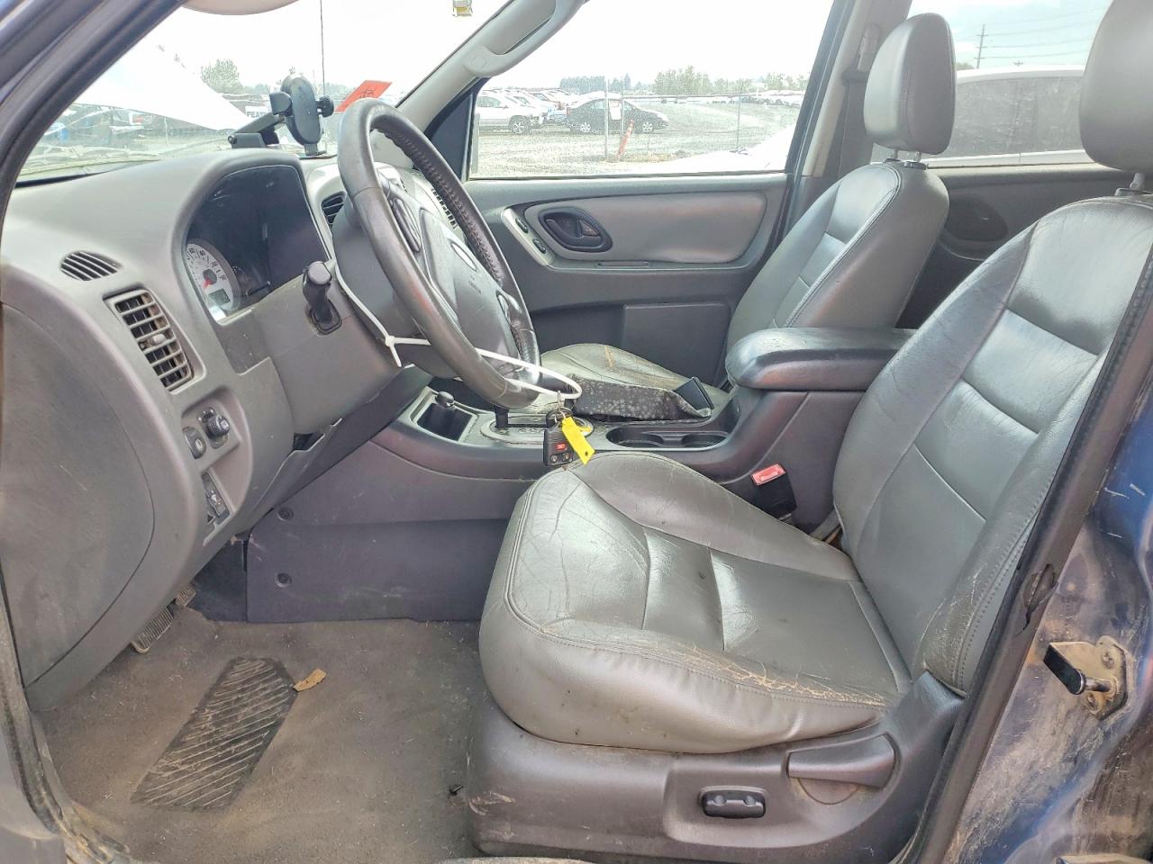 2005 FORD ESCAPE XLT photo 13