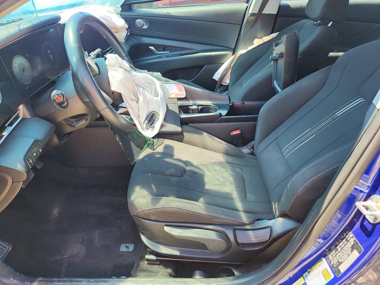 2023 HYUNDAI ELANTRA SEL photo 13