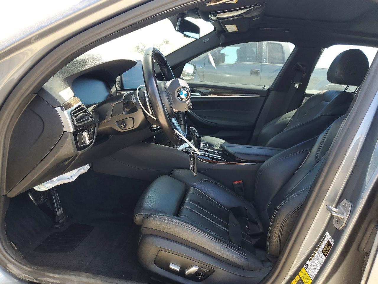2021 BMW 530E photo 19