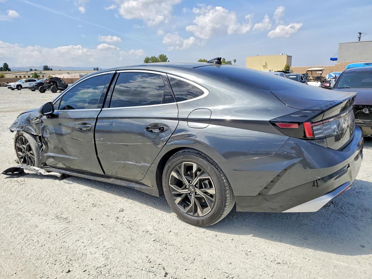 2025 HYUNDAI SONATA SEL photo 3