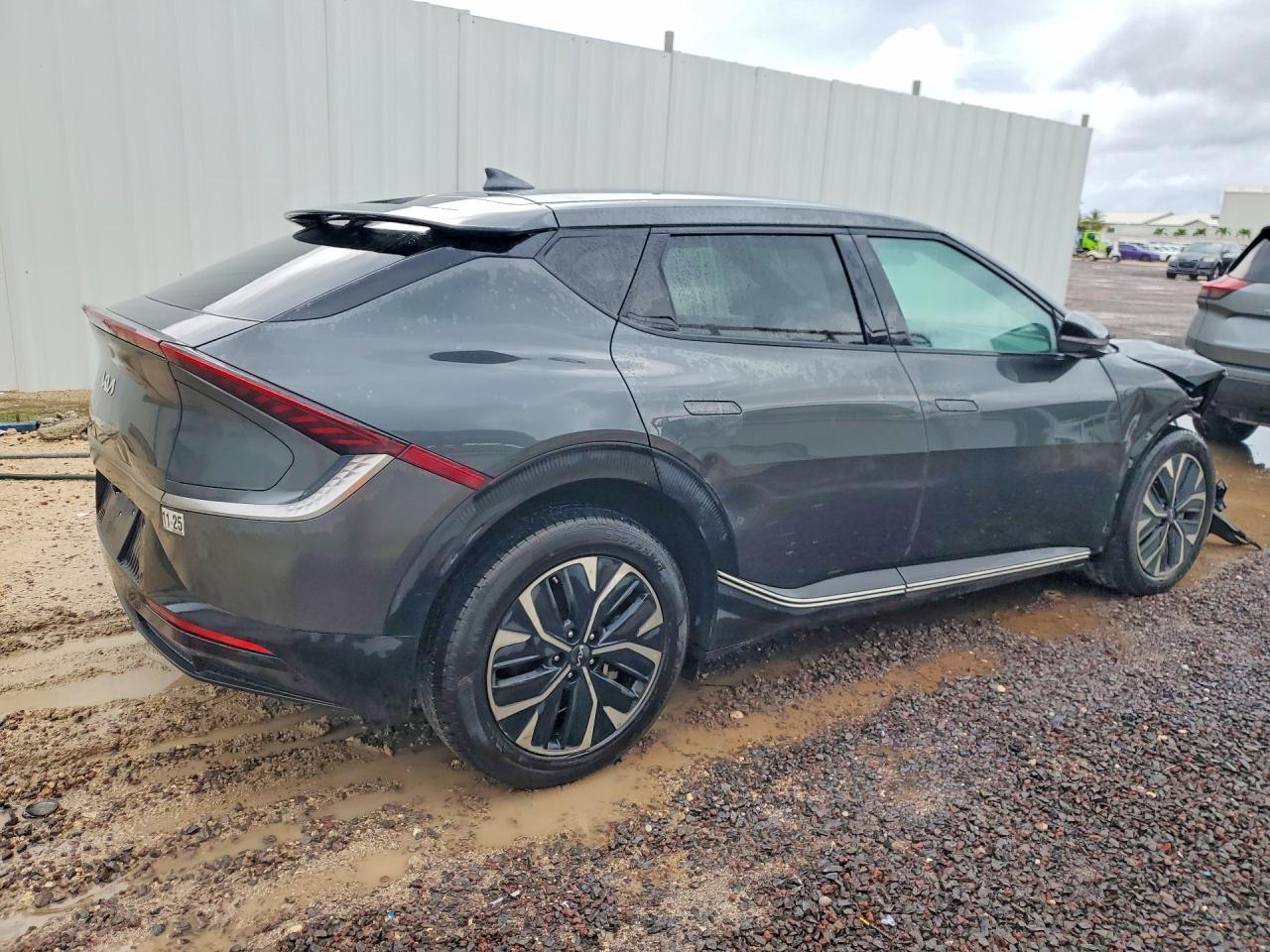2024 KIA EV6 WIND photo 5