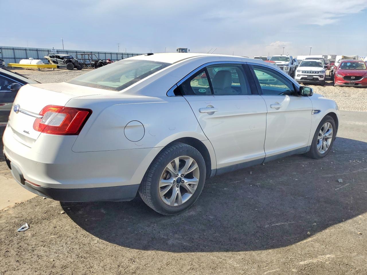 2011 FORD TAURUS SEL photo 5