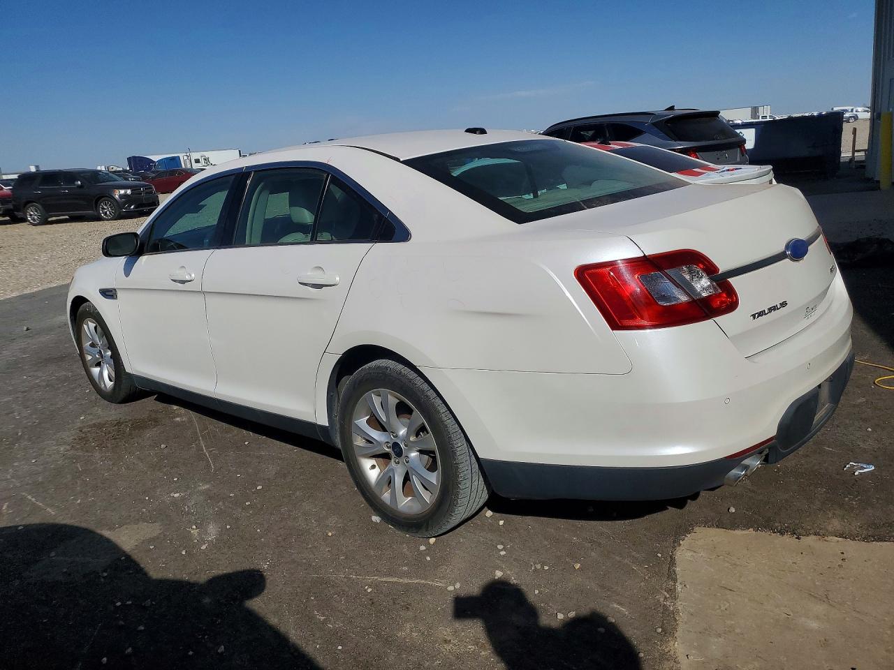 2011 FORD TAURUS SEL photo 3