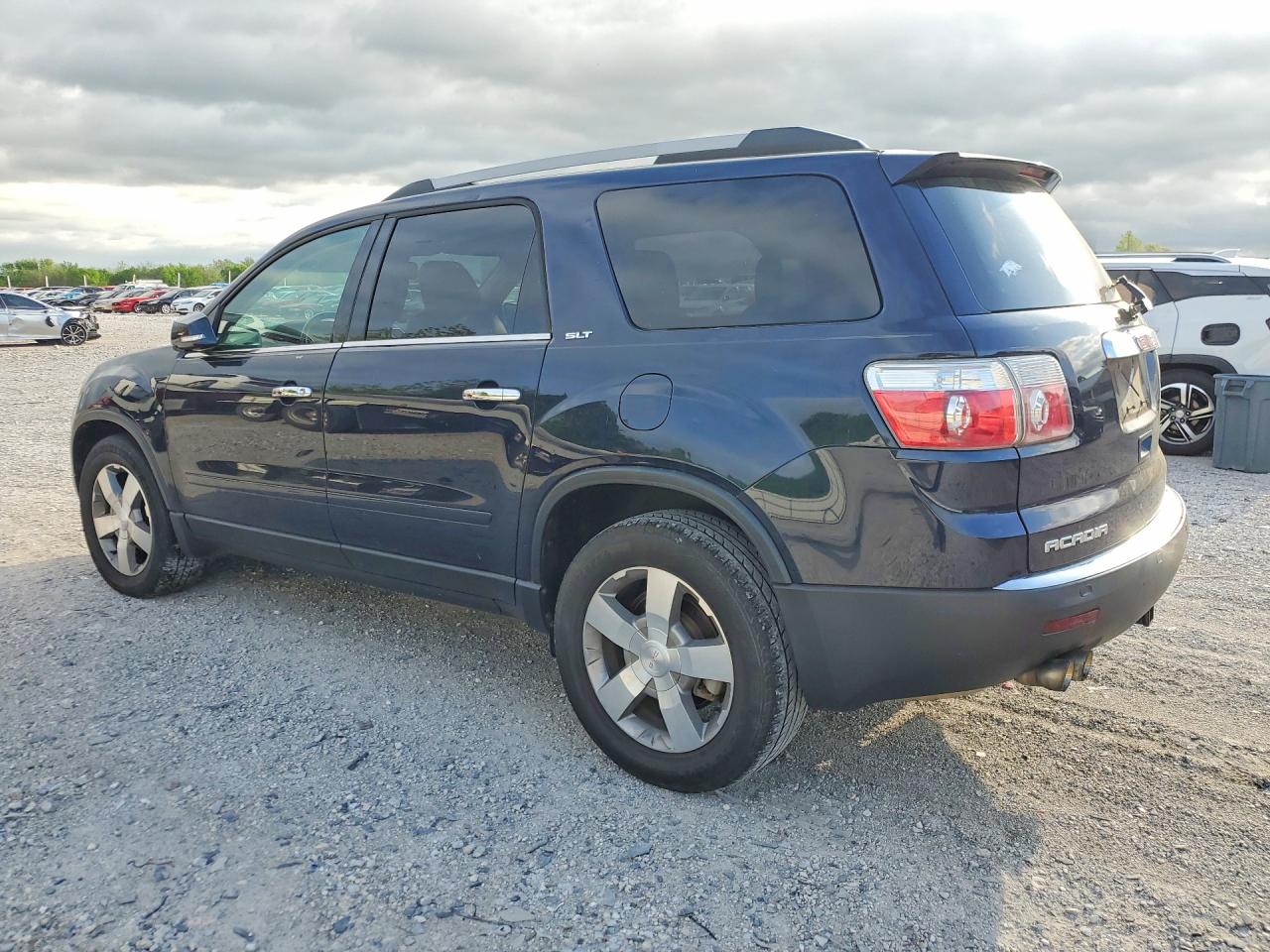 2011 GMC ACADIA SLT-2 photo 3