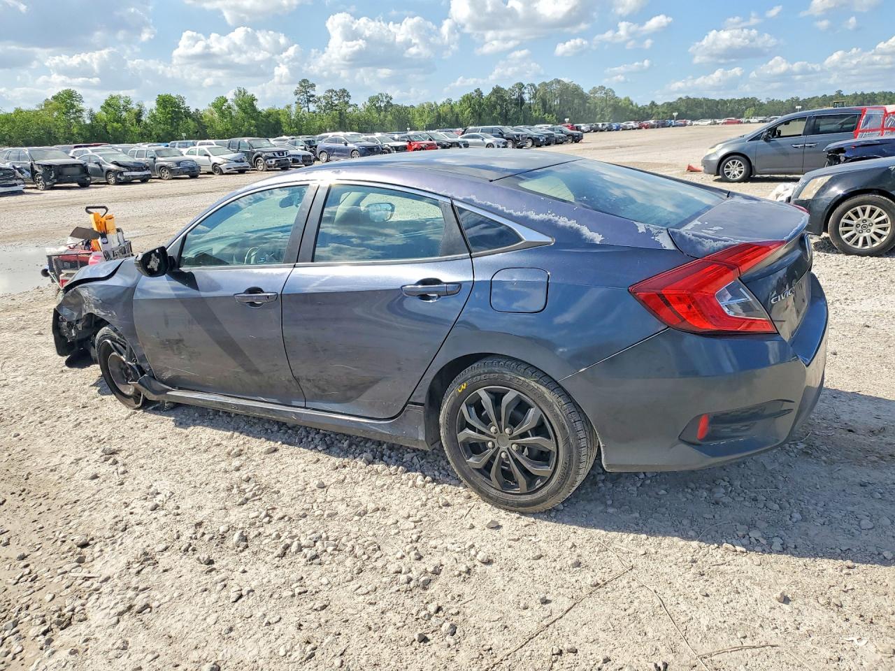 2017 HONDA CIVIC LX photo 3