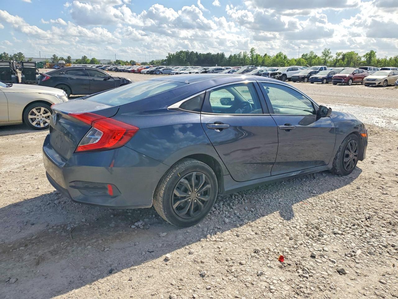 2017 HONDA CIVIC LX photo 5