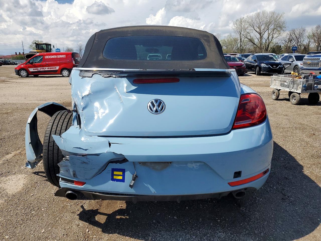 2015 VOLKSWAGEN BEETLE R-LINE photo 6