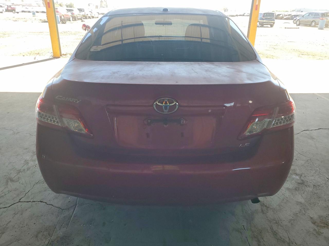 2011 TOYOTA CAMRY photo 6