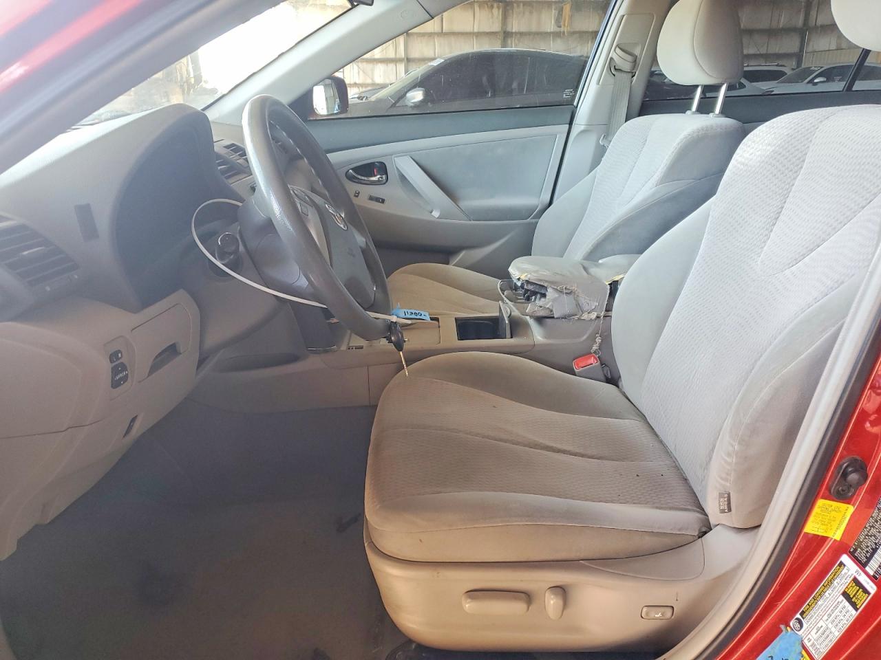2011 TOYOTA CAMRY photo 7