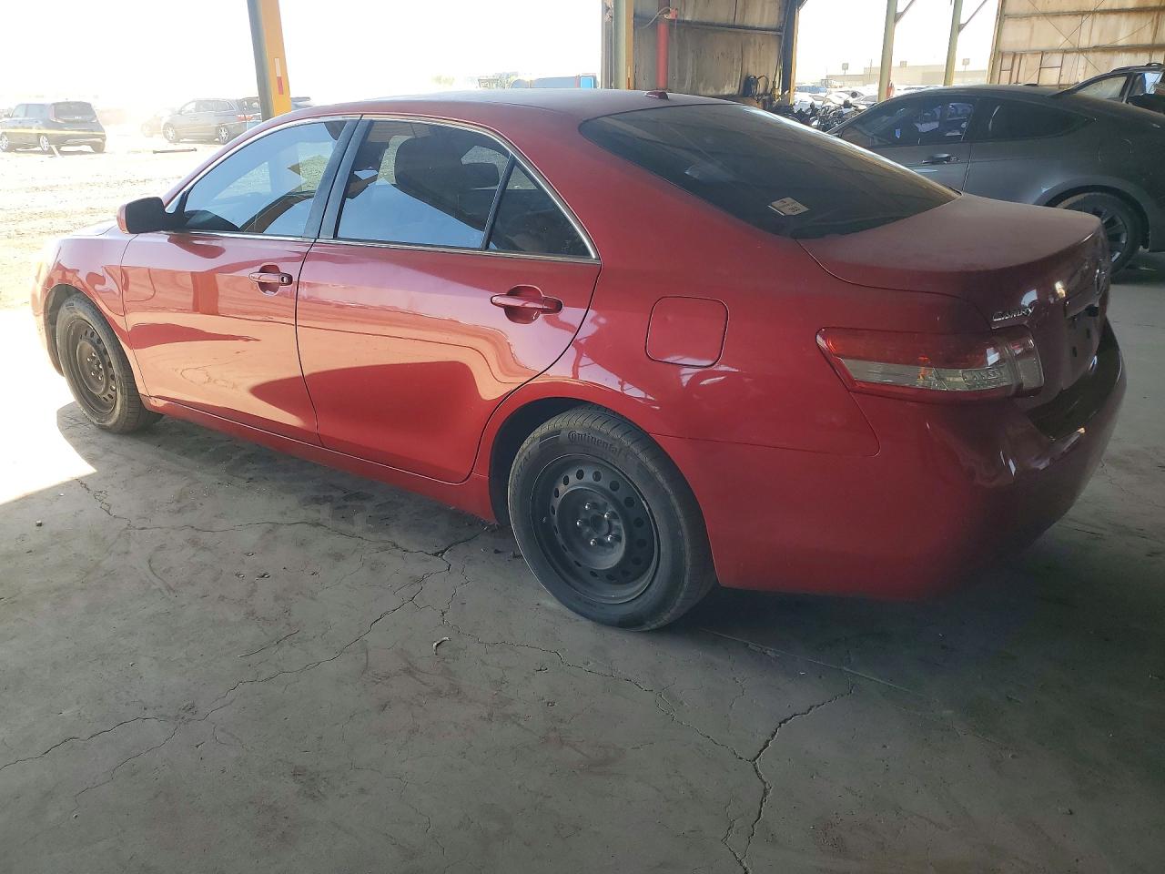 2011 TOYOTA CAMRY photo 2