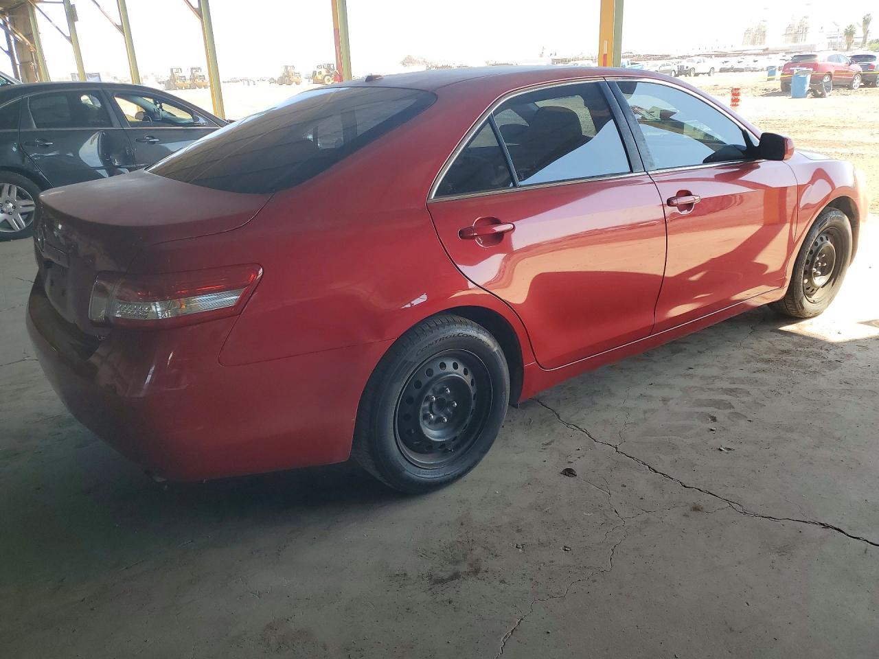 2011 TOYOTA CAMRY photo 3