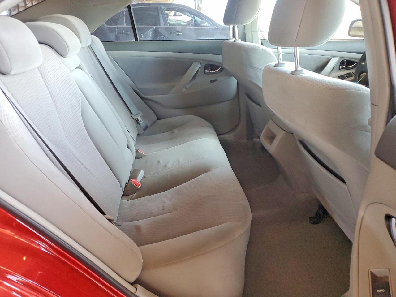 2011 TOYOTA CAMRY photo 10