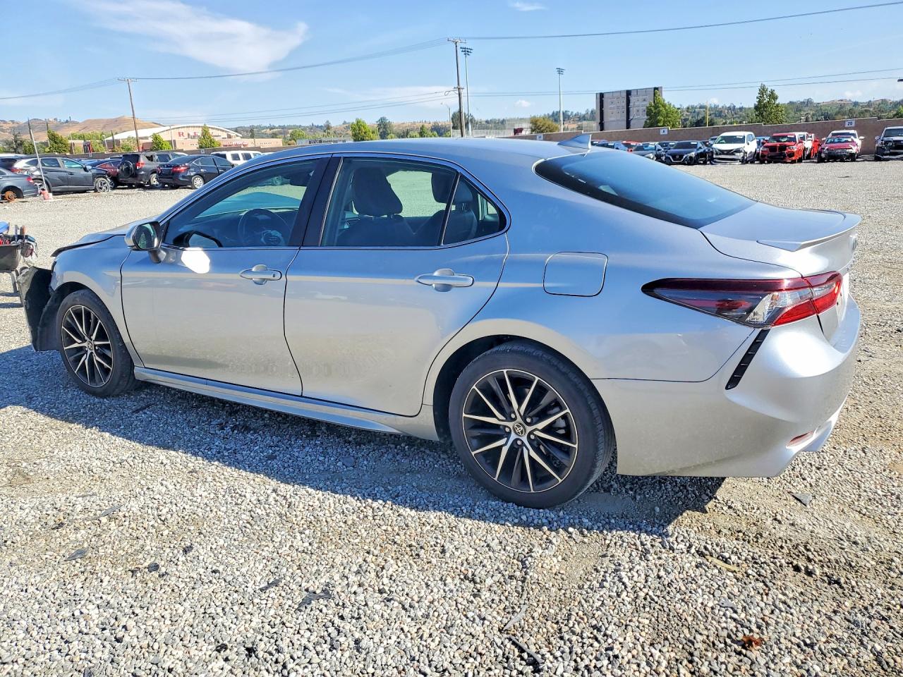 2023 TOYOTA CAMRY SE photo 2