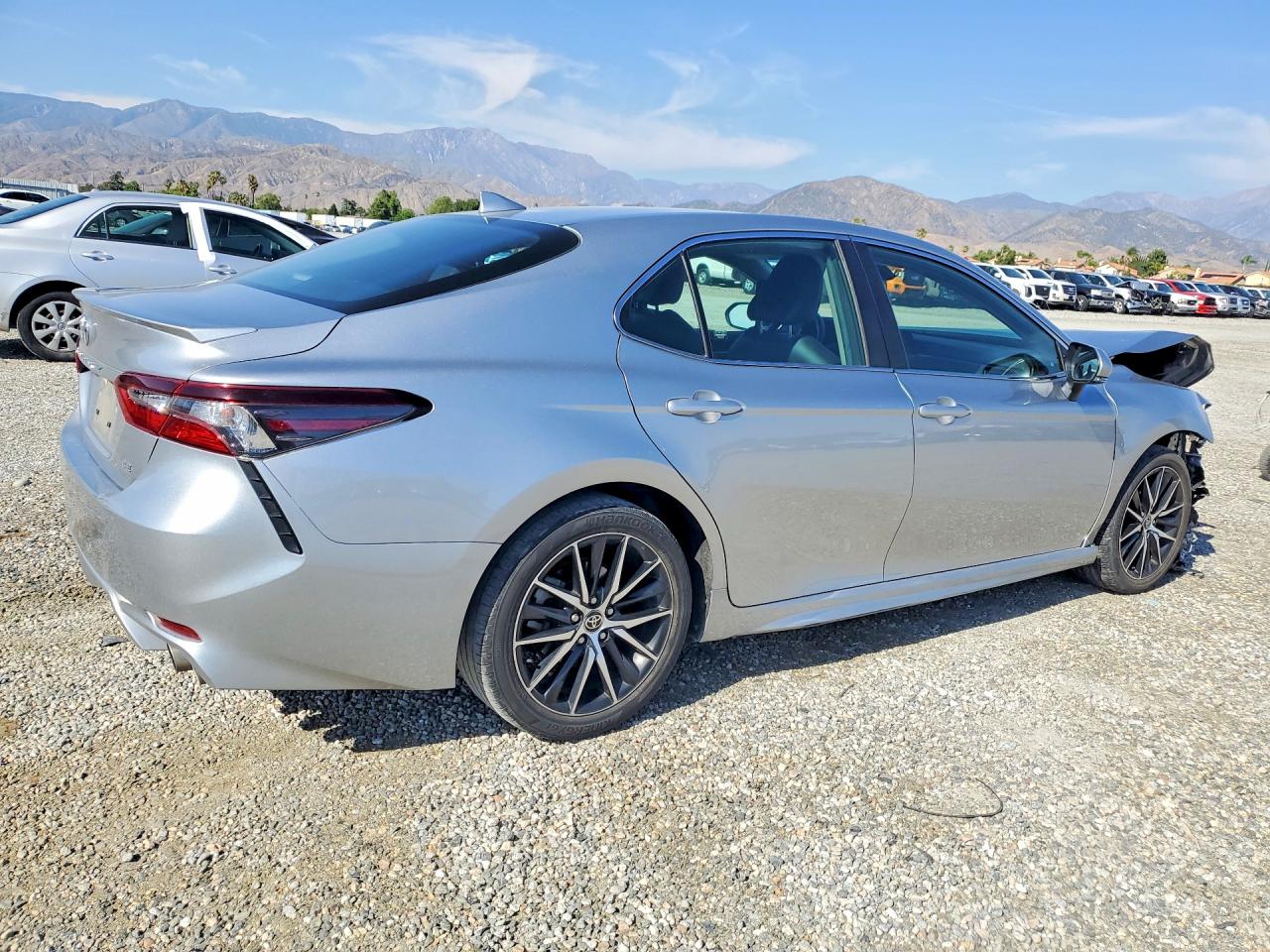 2023 TOYOTA CAMRY SE photo 3