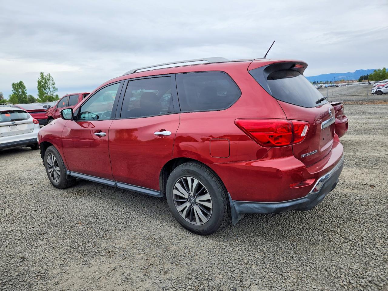 2017 NISSAN PATHFINDER SV photo 3