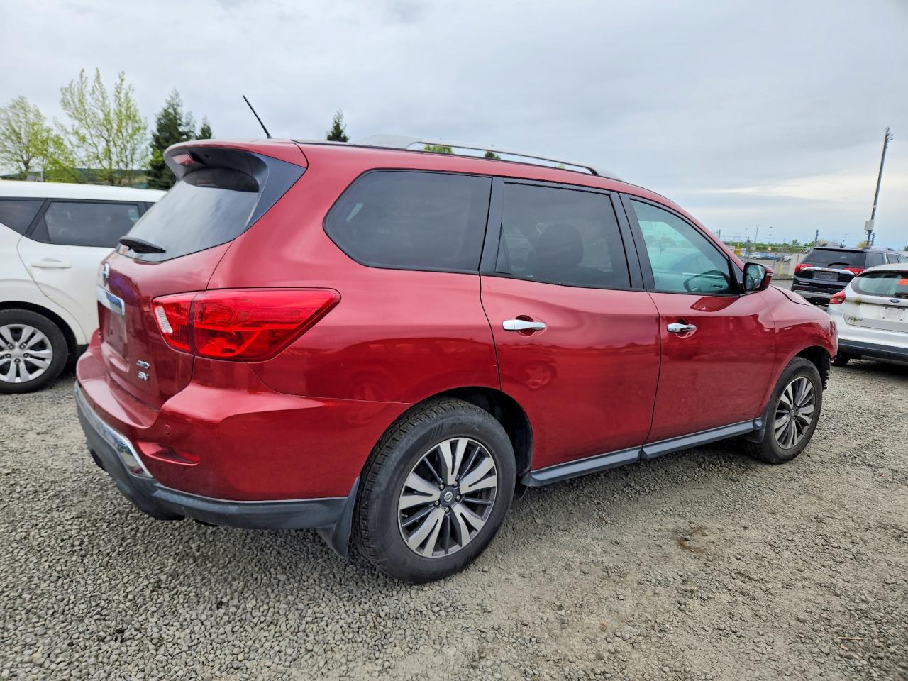 2017 NISSAN PATHFINDER SV photo 5