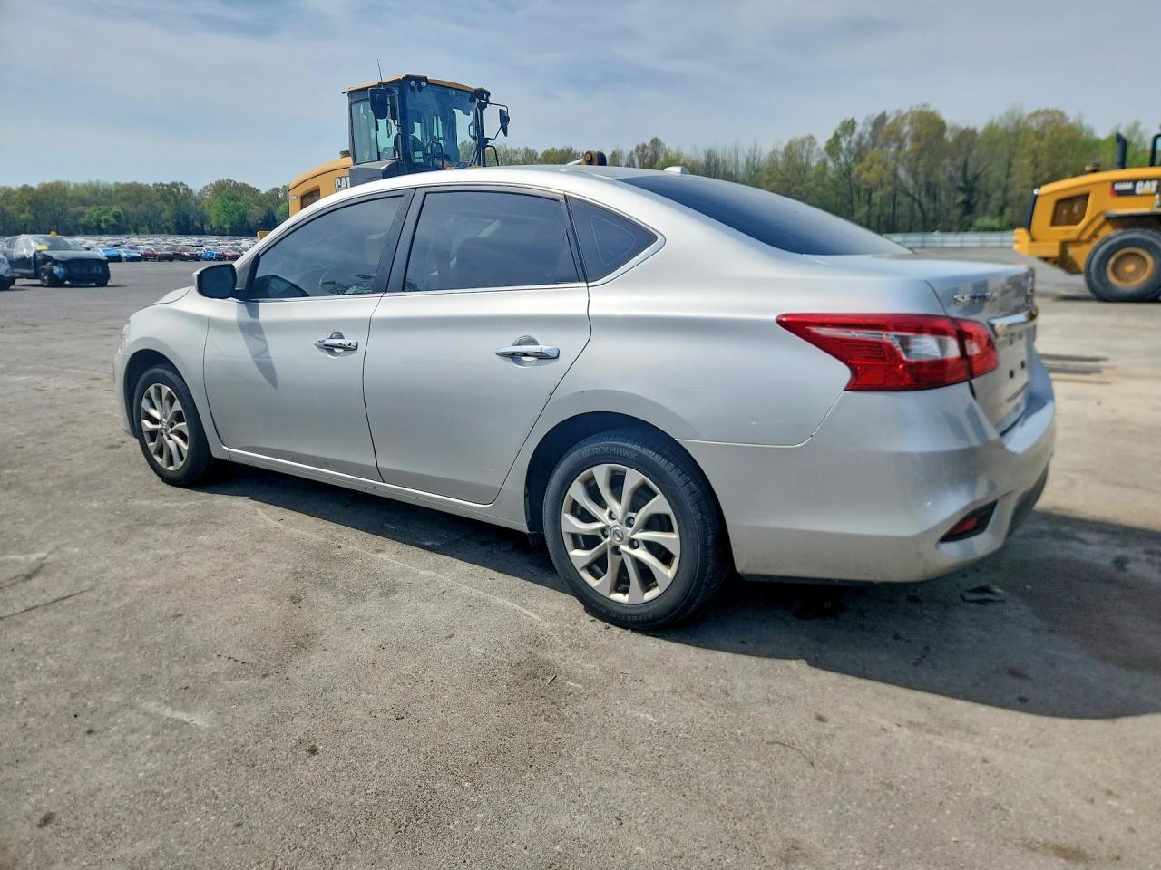 2018 NISSAN SENTRA SV photo 3