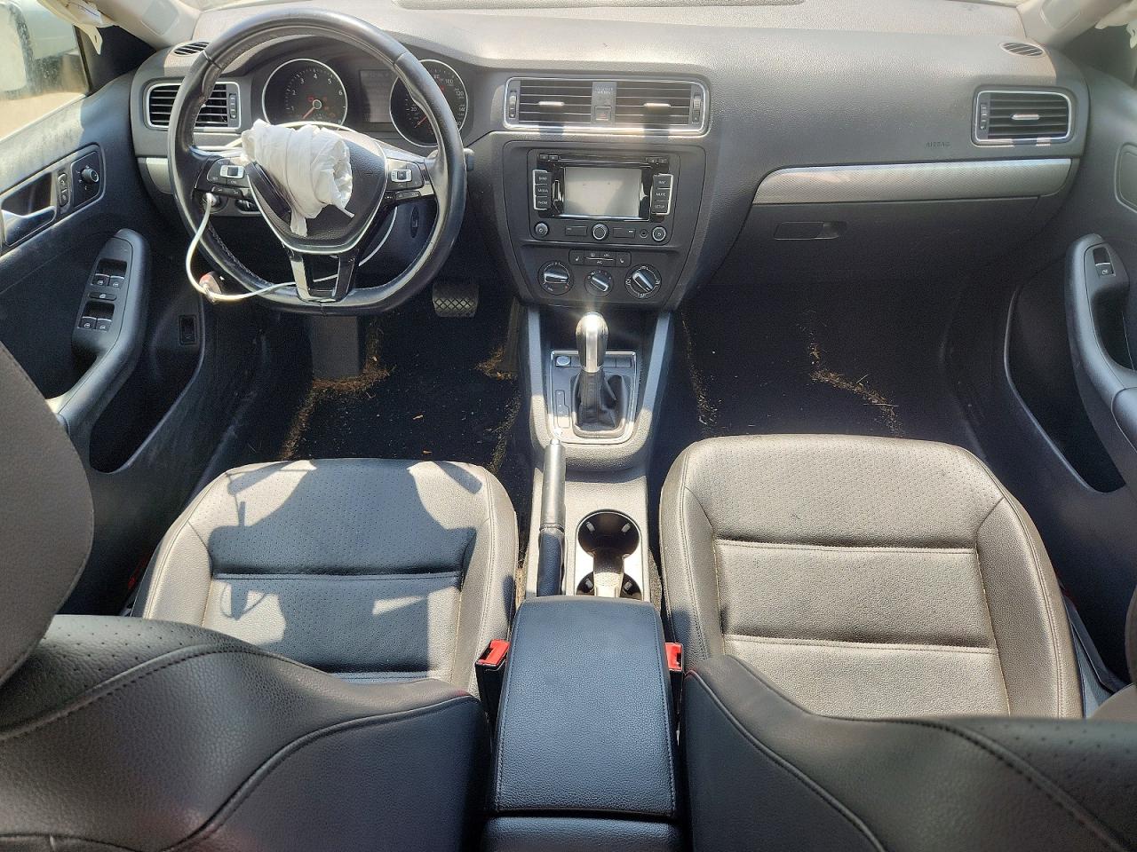 2015 VOLKSWAGEN JETTA SE photo 22
