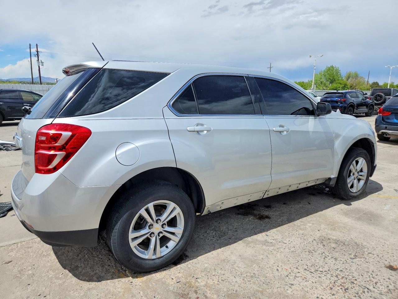 2017 CHEVROLET EQUINOX LS photo 5