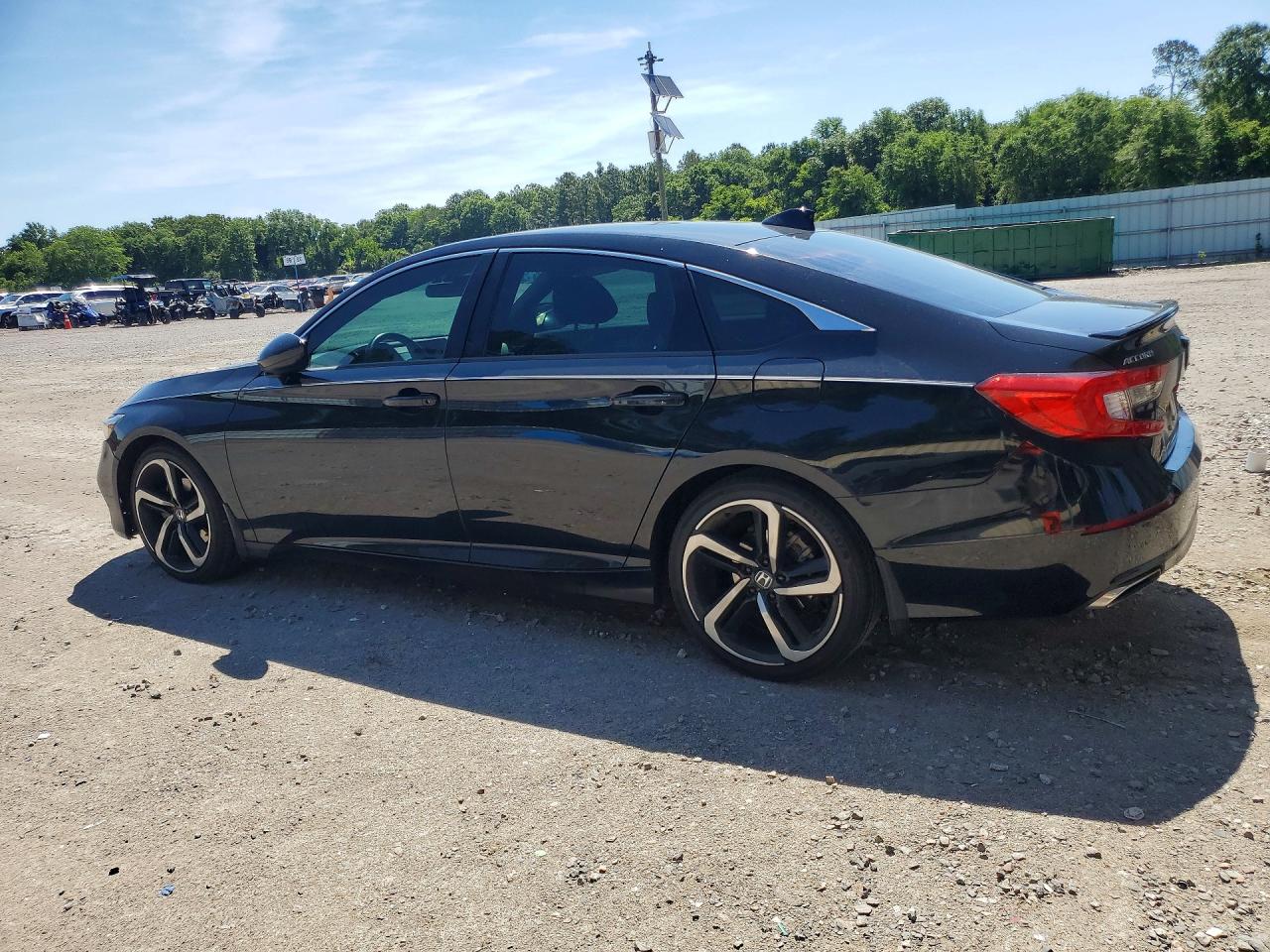 2018 HONDA ACCORD SPORT photo 3
