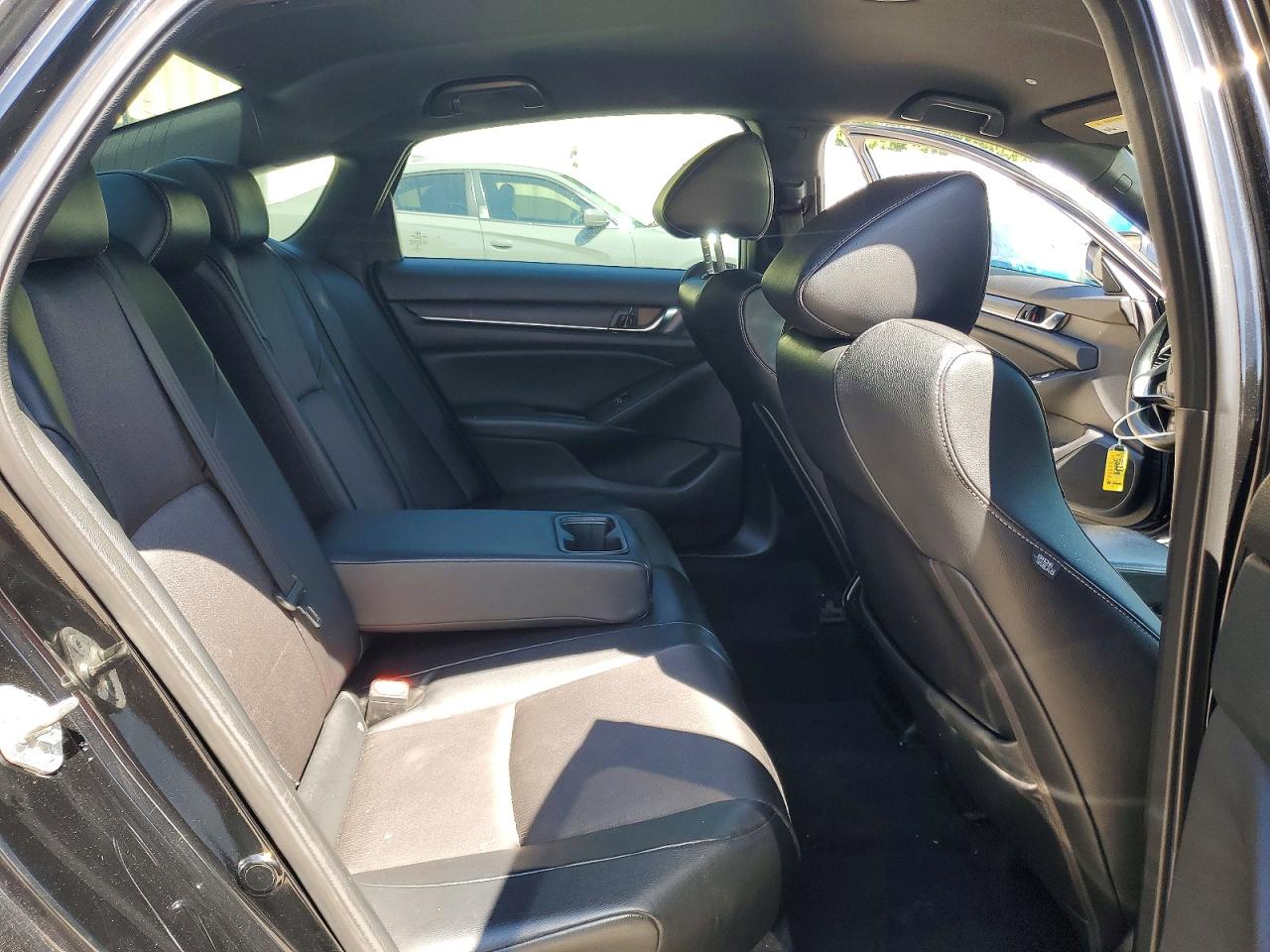 2018 HONDA ACCORD SPORT photo 19