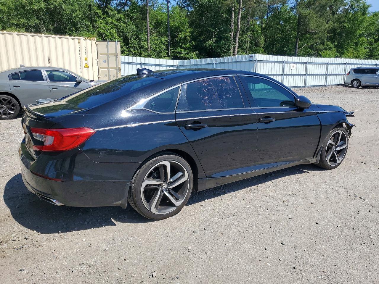 2018 HONDA ACCORD SPORT photo 5