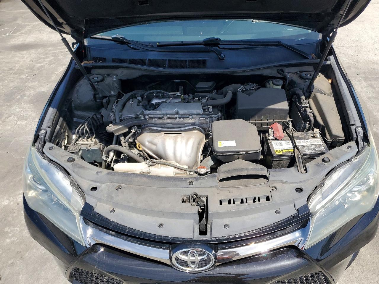 2016 TOYOTA CAMRY SE photo 21