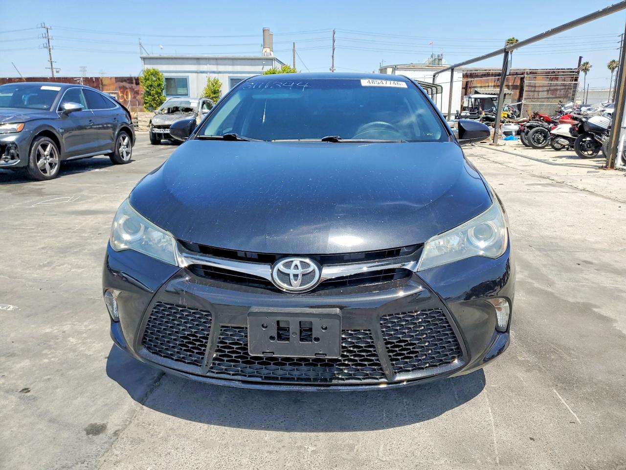 2016 TOYOTA CAMRY SE photo 9