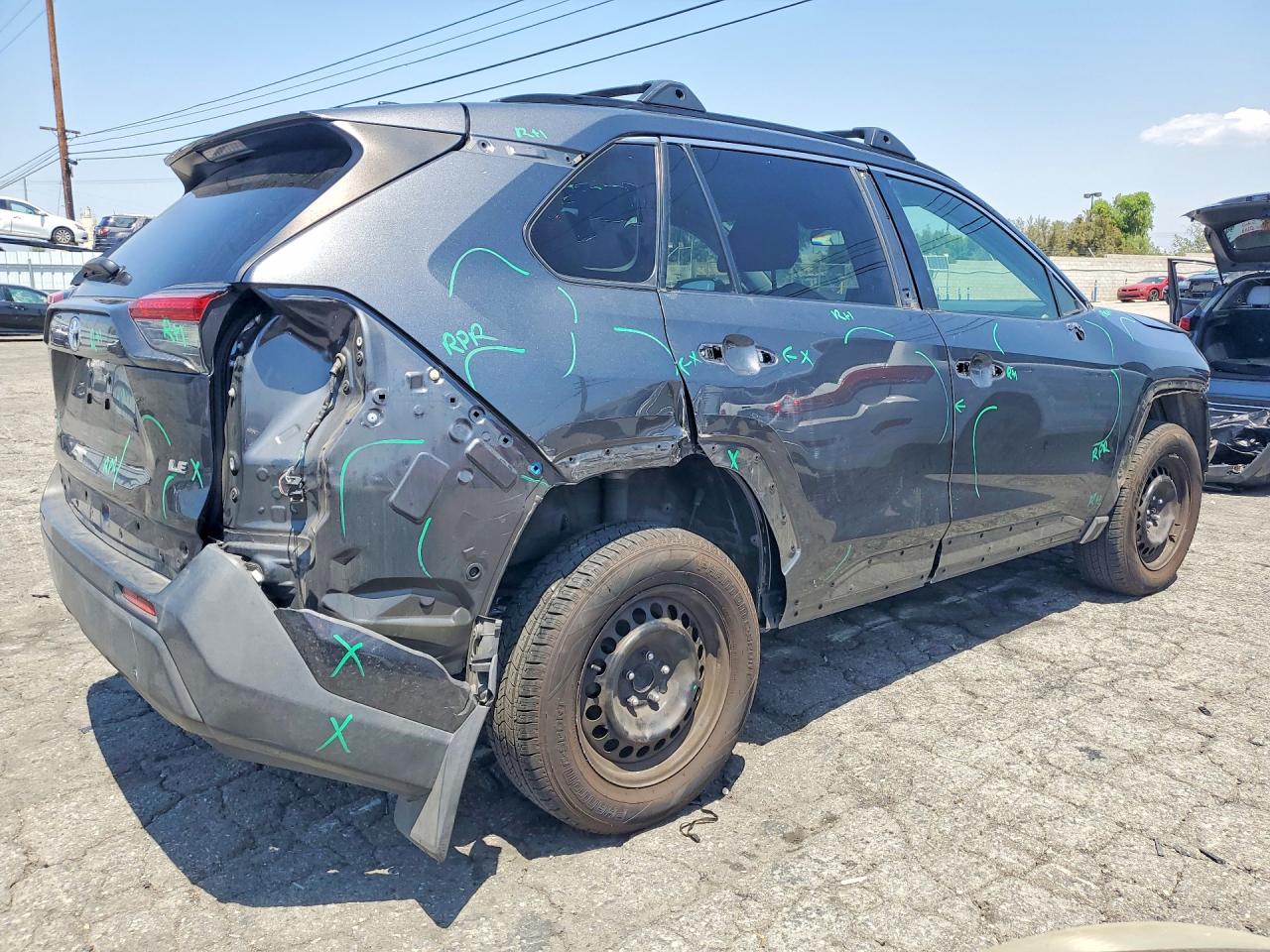 2019 TOYOTA RAV4 LE photo 3