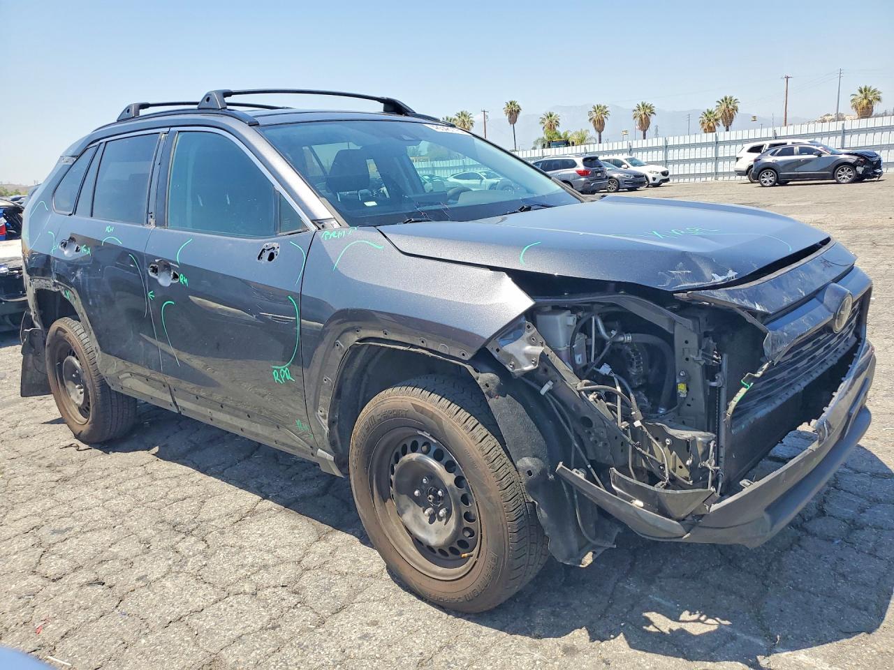 2019 TOYOTA RAV4 LE photo 4