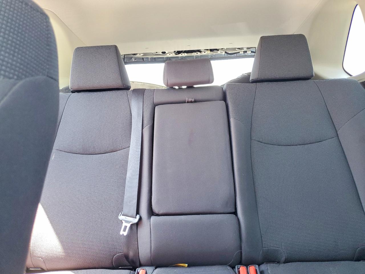 2019 TOYOTA RAV4 LE photo 10