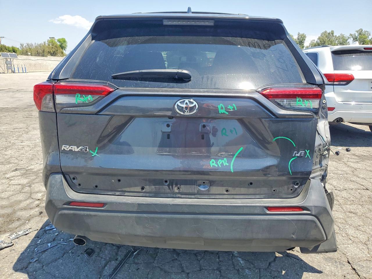 2019 TOYOTA RAV4 LE photo 6