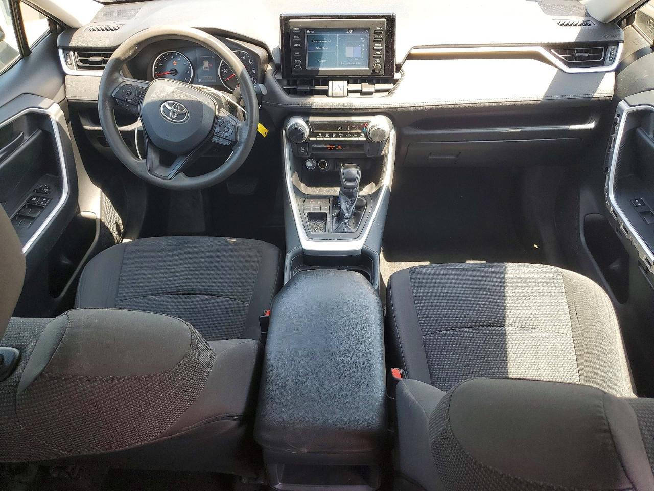 2019 TOYOTA RAV4 LE photo 8