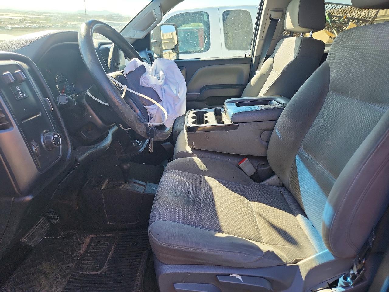2018 CHEVROLET SILVERADO K1500 CUSTOM photo 13