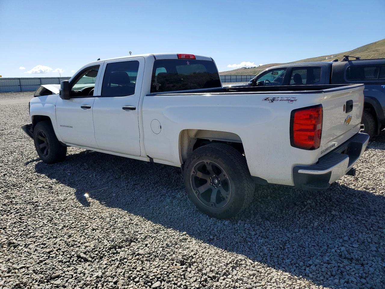 2018 CHEVROLET SILVERADO K1500 CUSTOM photo 3