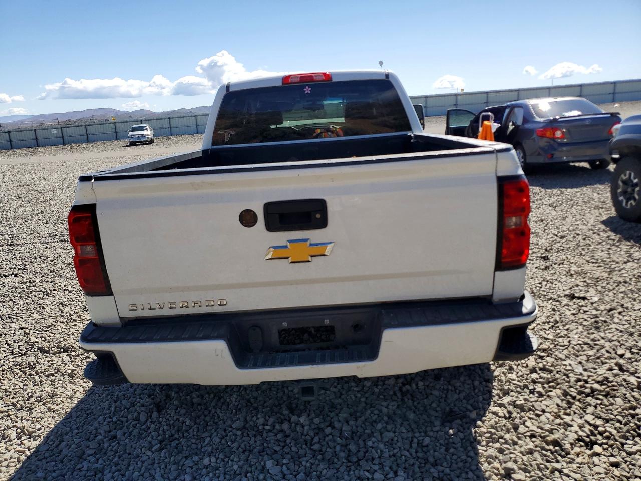 2018 CHEVROLET SILVERADO K1500 CUSTOM photo 11
