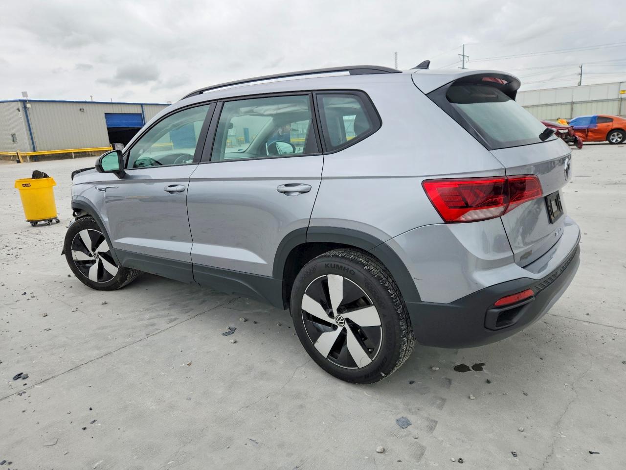 2024 VOLKSWAGEN TAOS S photo 2