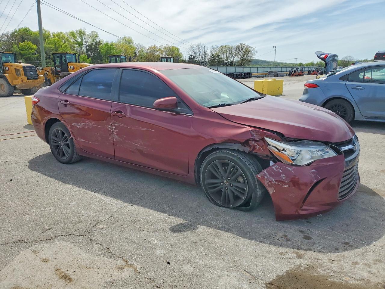 2015 TOYOTA CAMRY SE photo 10