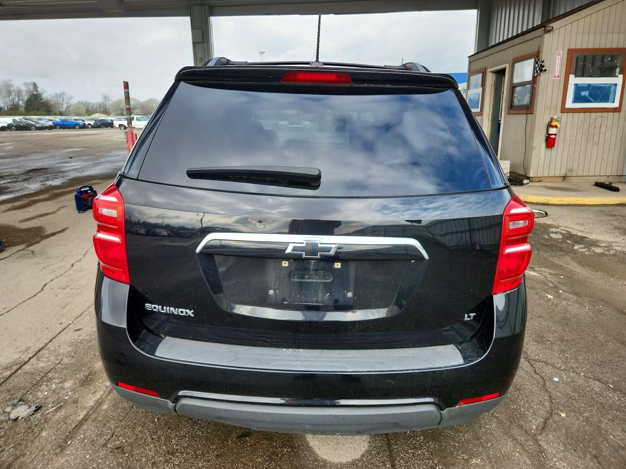 2017 CHEVROLET EQUINOX LT photo 6