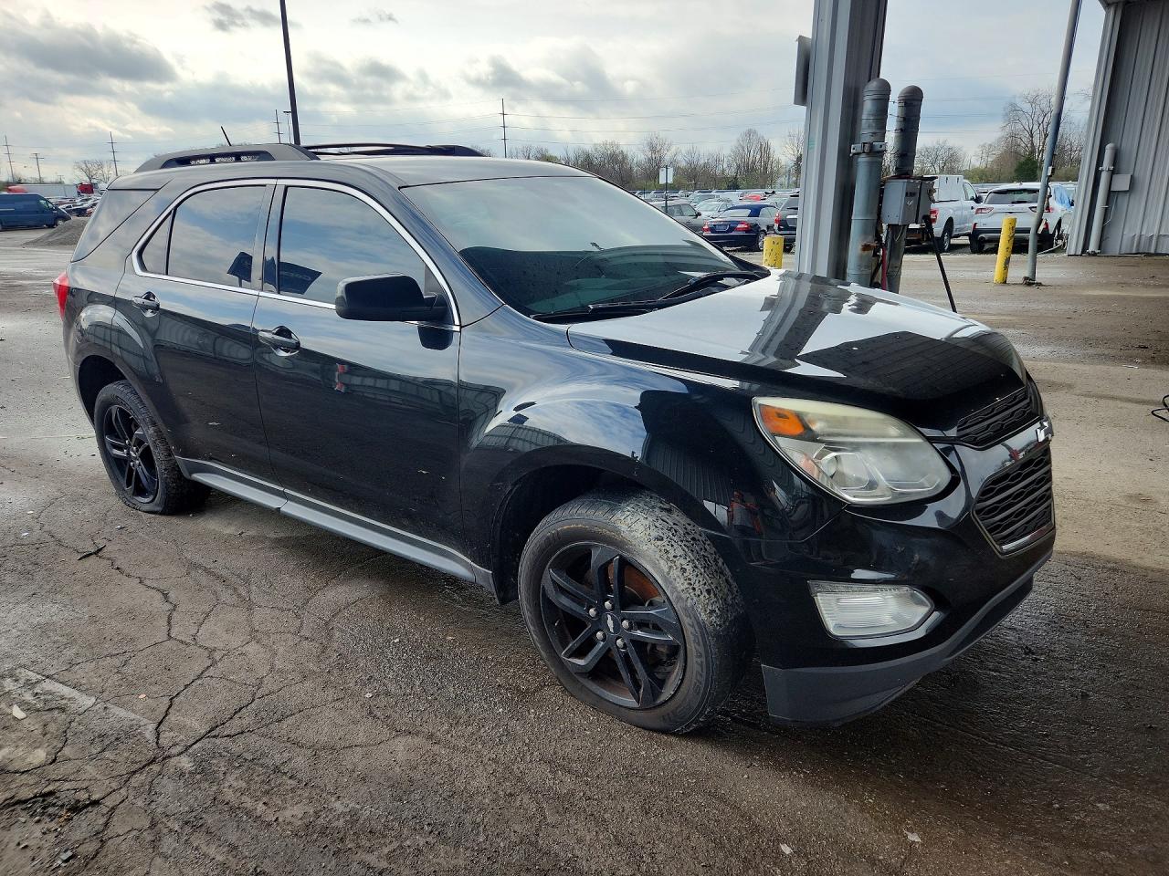 2017 CHEVROLET EQUINOX LT photo 4