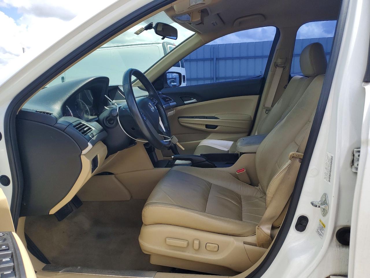 2011 HONDA ACCORD SE photo 13