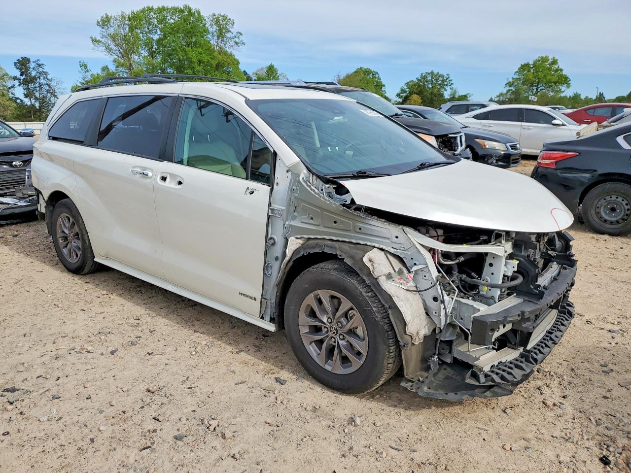 2021 TOYOTA SIENNA XLE 8-PASSENGER photo 7